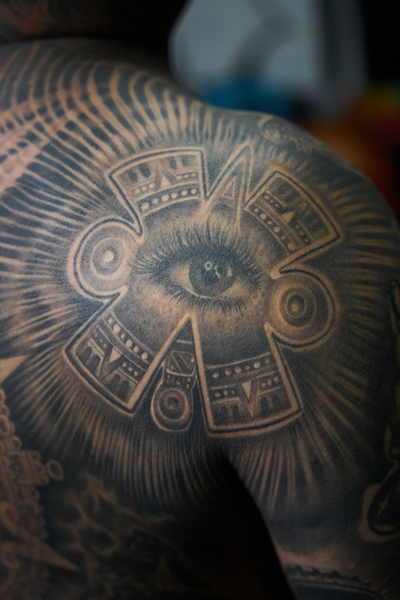Возрождение татуировок Ацтеков: история Педро и новой волны мексиканской татуировки