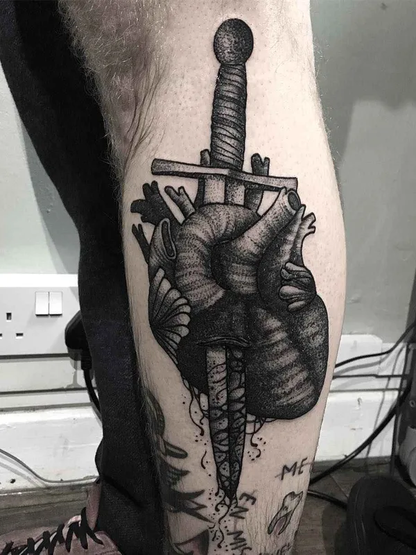 black and grey blackwork Tatuagem em calf #6886 | Tatuador Merry Morgan