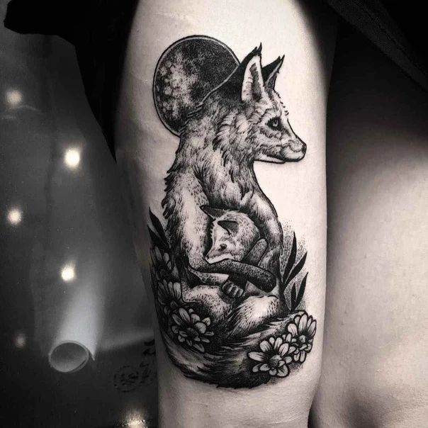 Blackwork Fox, Moon tattoo on Thigh