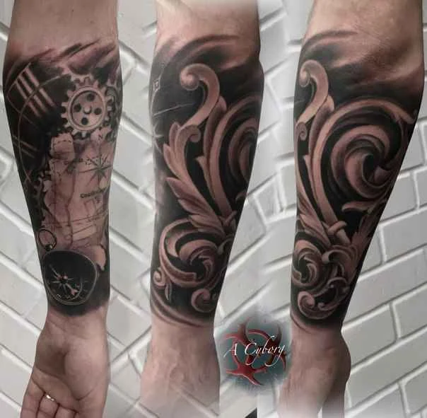 Чёрно-серая Compass, Clock tattoo на Предплечье