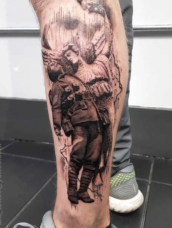 black and grey realism tatouage sur calf #15558 | Artiste tatoueur Dan Mihalache