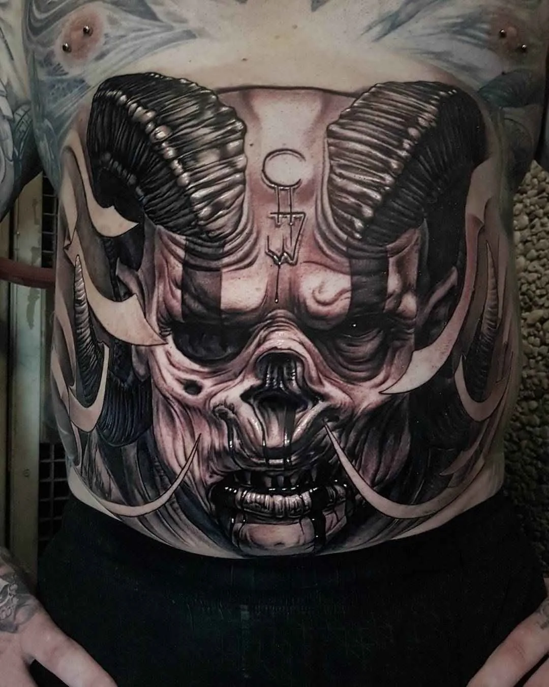 Tattoo artista Hokowhitu Sciascia nero&grigio stile autore horror tattoo | Melbourne, Australia