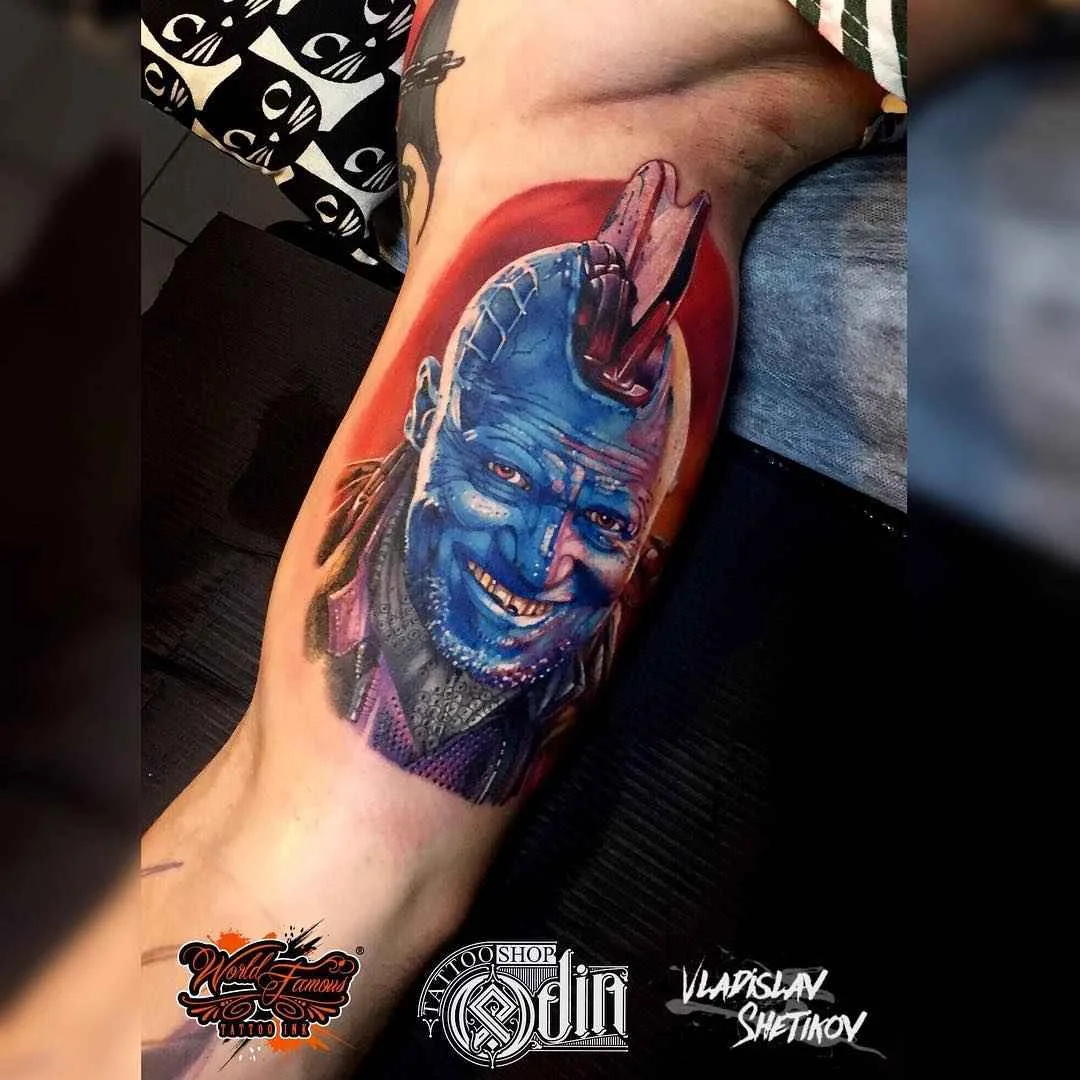 Tatuador Vladislav Shetikov tatuagem colorida realista, nova escola | Rússia