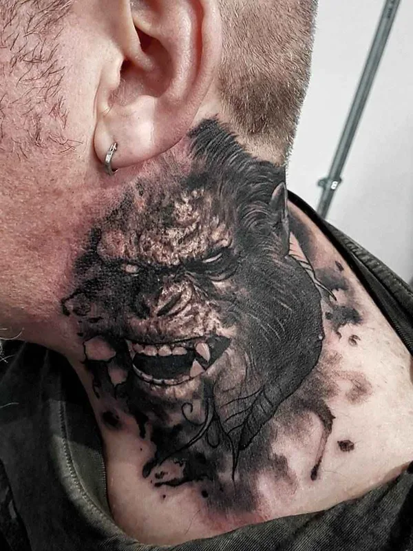 male black and grey blackwork tatouage sur neck #15554 | Artiste tatoueur Dan Mihalache