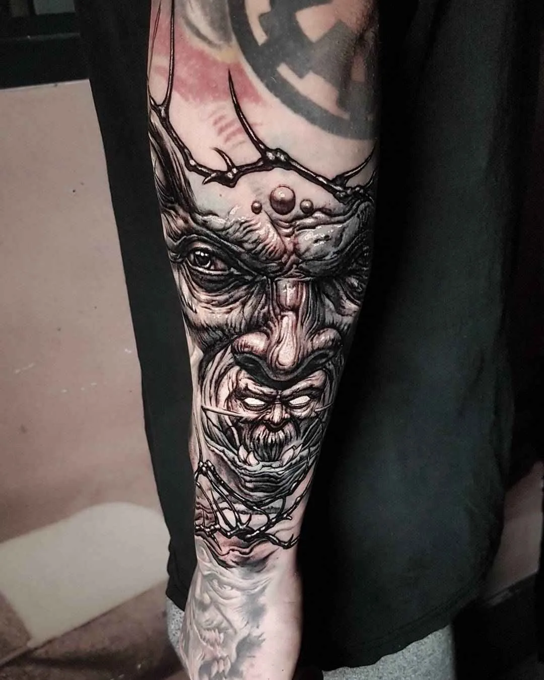 Tattoo artista Hokowhitu Sciascia nero&grigio stile autore horror tattoo | Melbourne, Australia