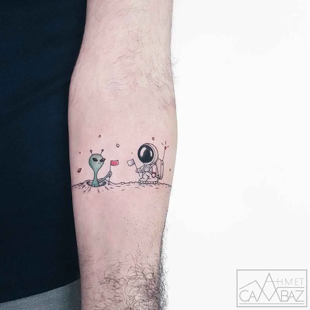 Tatuaggio artista Ahmet Cambaz luce autori minialistici tatuaggio | Istanbul, Turchia