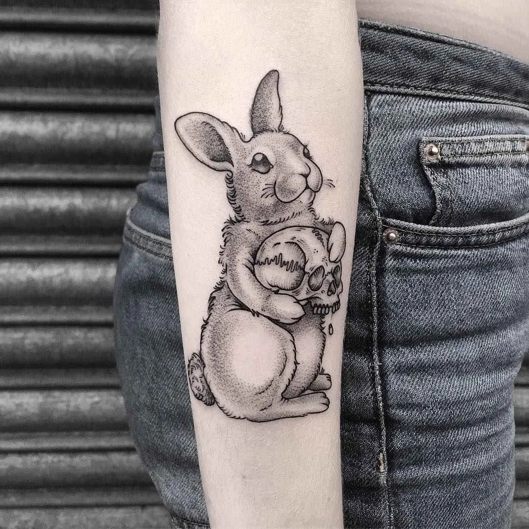 Tatuador Lozzy Bones tatuagem preta Histórias medievais e Tarot Cards | UK