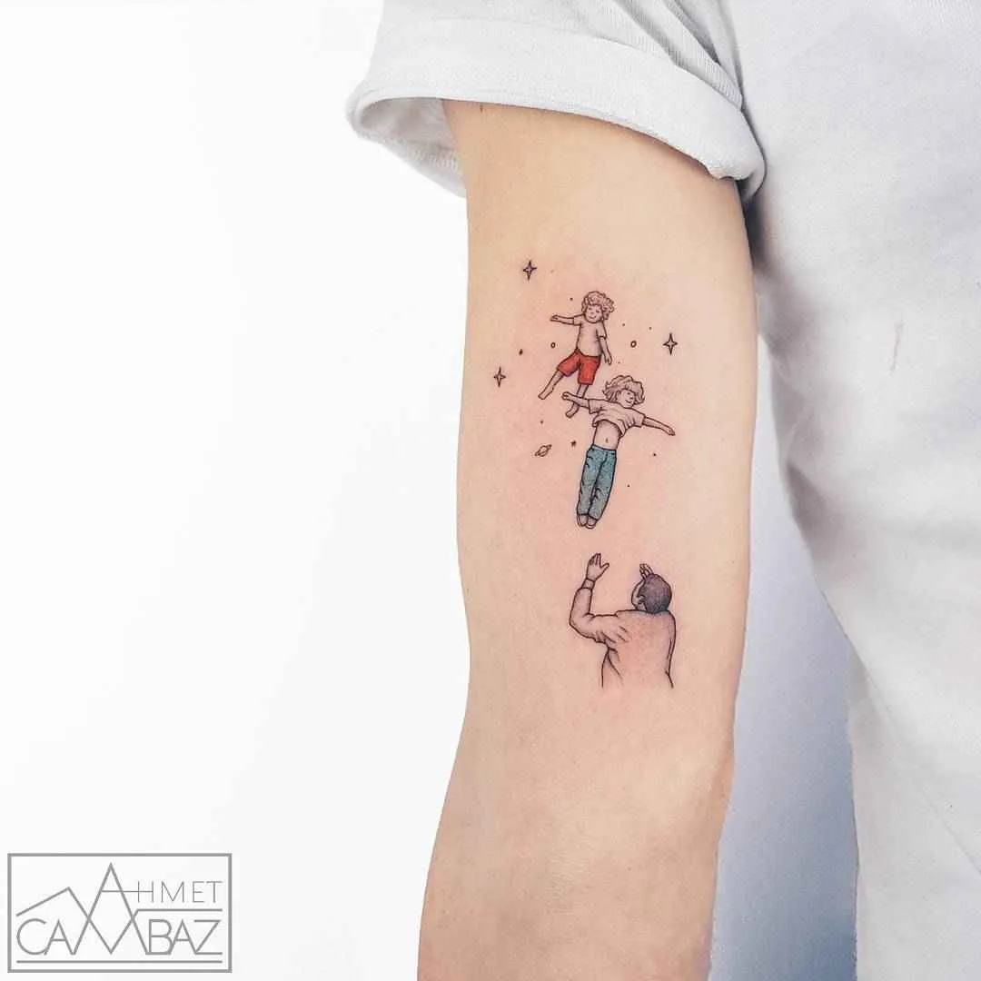 Tatuaggio artista Ahmet Cambaz luce autori minialistici tatuaggio | Istanbul, Turchia