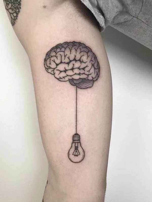 black and grey linework Tatuagem em outer arm #15575 | Tatuador Michele Volpi