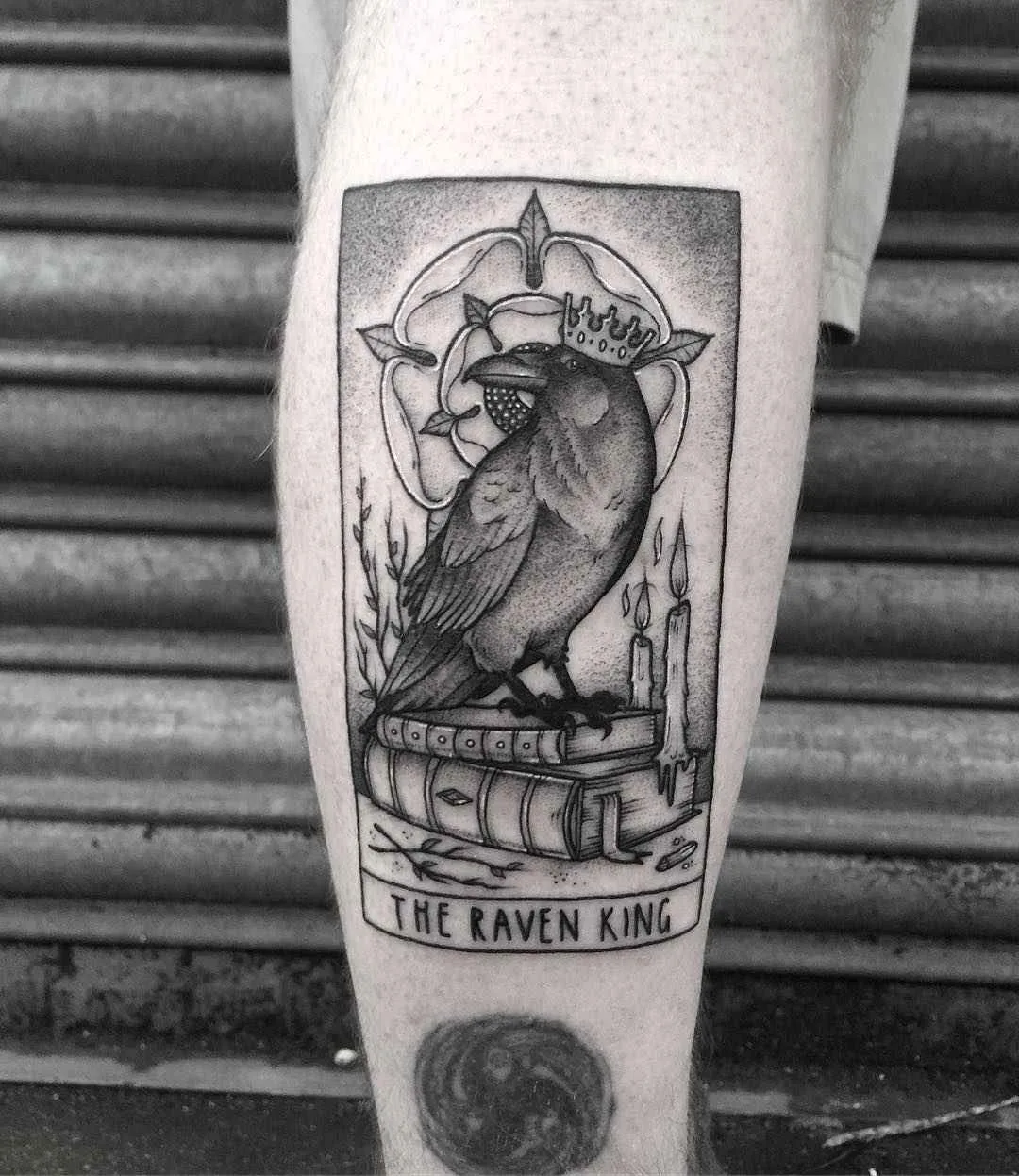 Tatuador Lozzy Bones tatuagem preta Histórias medievais e Tarot Cards | UK