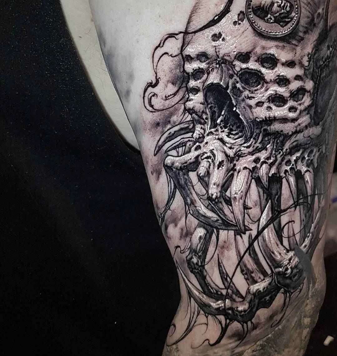 Tattoo artista Hokowhitu Sciascia nero&grigio stile autore horror tattoo | Melbourne, Australia