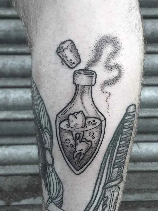 black and grey blackwork Tatuagem em forearm #16057 | Tatuador Lozzy Bones
