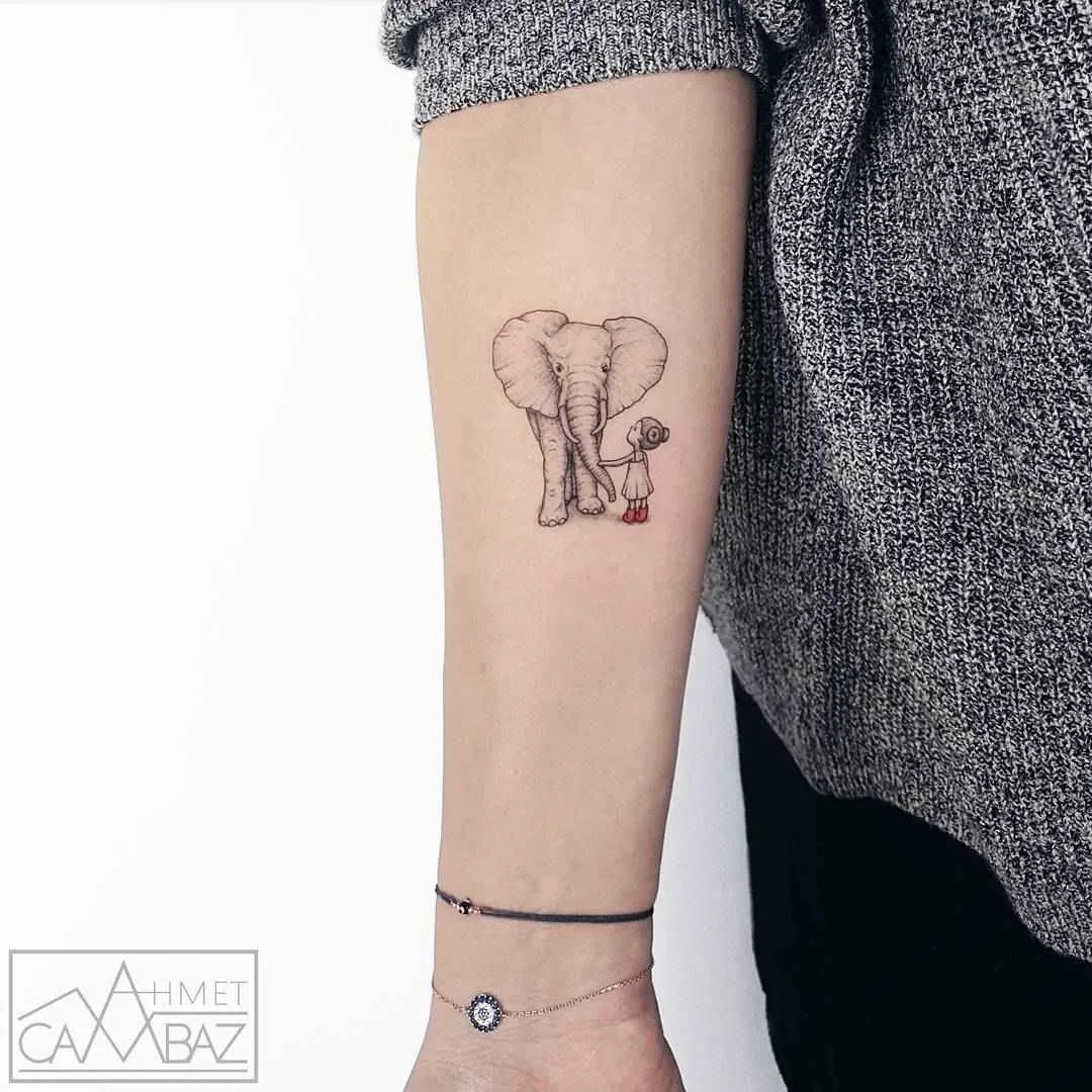 Tatuaggio artista Ahmet Cambaz luce autori minialistici tatuaggio | Istanbul, Turchia
