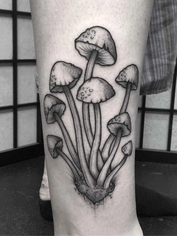 black and grey blackwork Tatuagem em calf #16063 | Tatuador Lozzy Bones