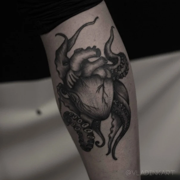Чёрно-серая Heart, Octopus tattoo на Икра