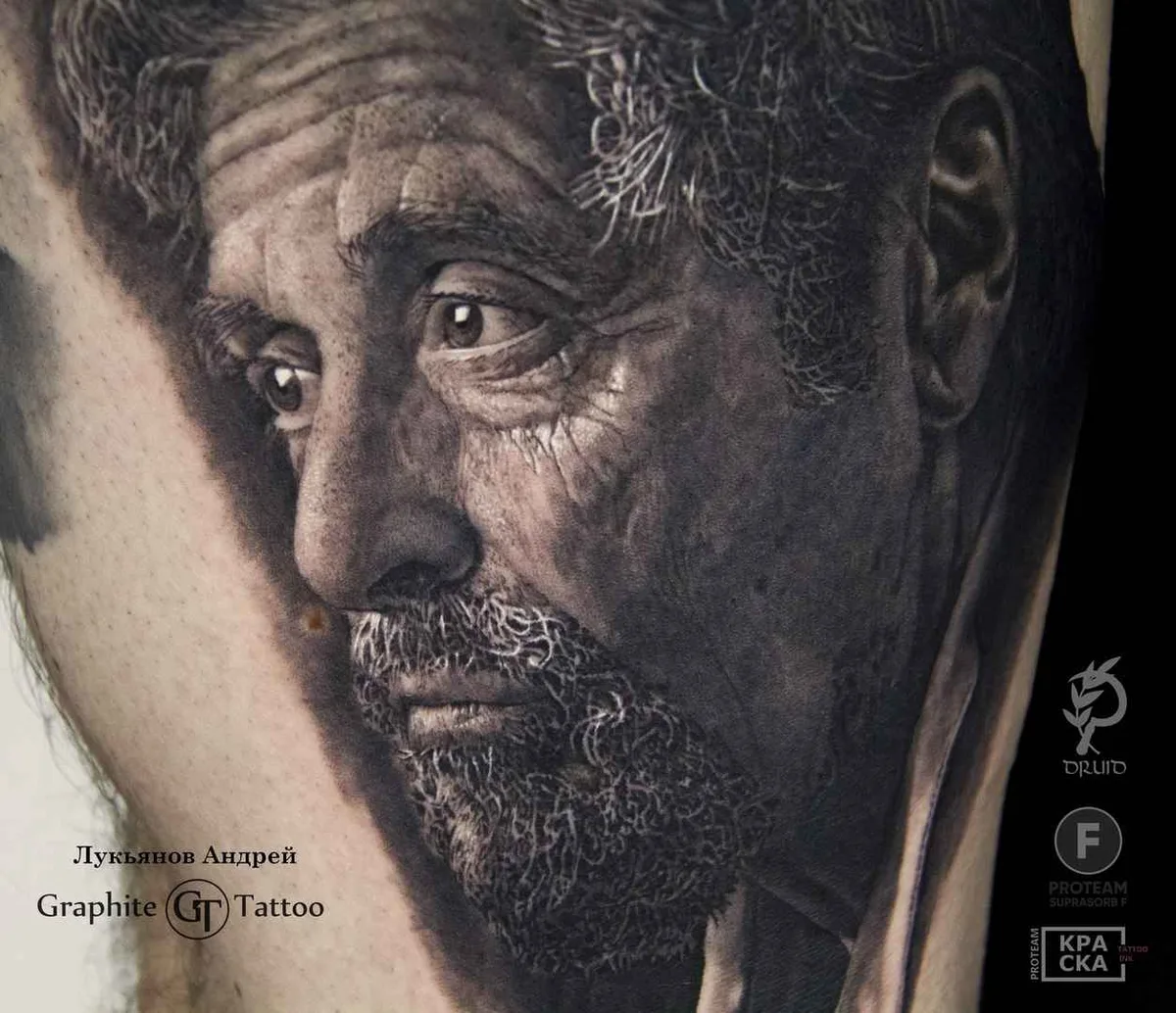 Tatuagem artista Andrey Lukyanov cria tatuagem blackandgrey realista | Rússia