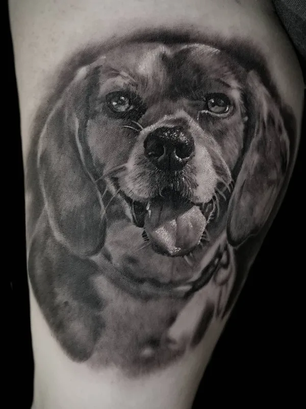 black and grey realism Tatuagem em thigh #27369 | Tatuador Chris Adamek