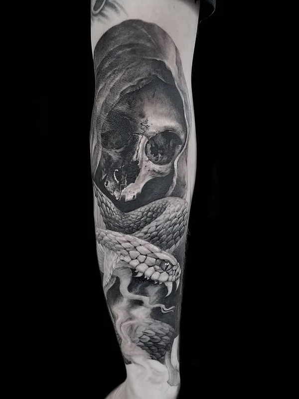 black and grey black and grey Tatuagem em forearm #27360 | Tatuador Chris Adamek
