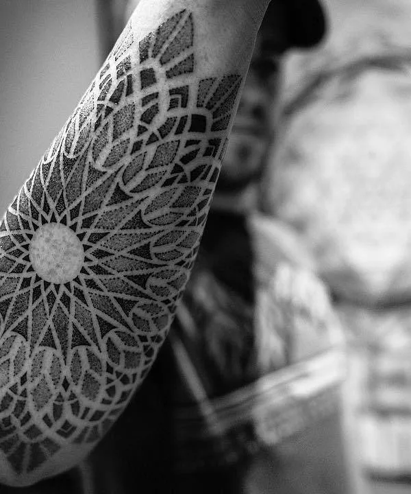 black and grey geometric татуировка на forearm #27442 | Тату мастер Dillon Forte