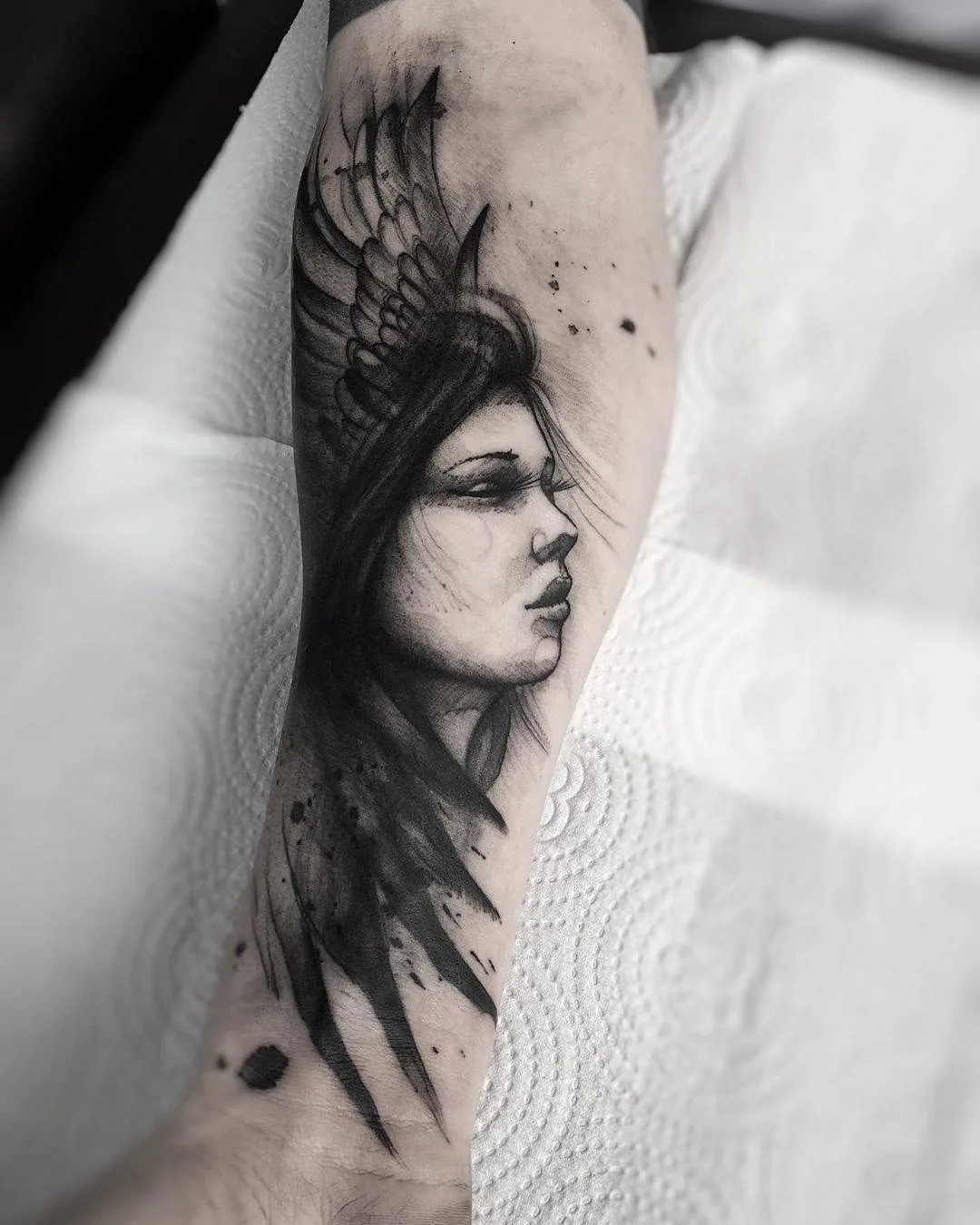 Artista de tattoo Paulo Reis, tattoos em preto com esboço de águacolor estilo autor | São Paulo, Brasil
