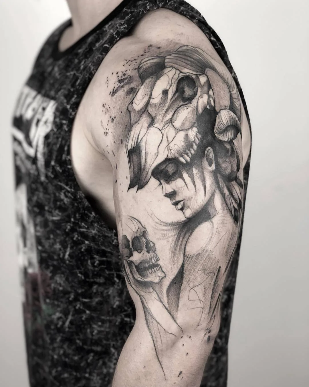 Artista de tattoo Paulo Reis, tattoos em preto com esboço de águacolor estilo autor | São Paulo, Brasil