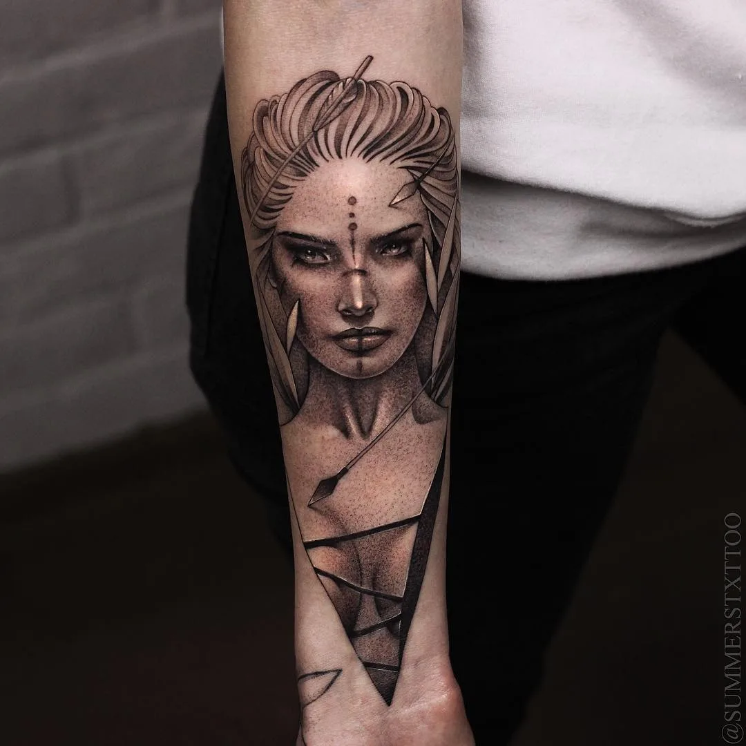 Tatuador Evan Summers, tatuagem realista em ponto preto | Rússia, Indonésia
