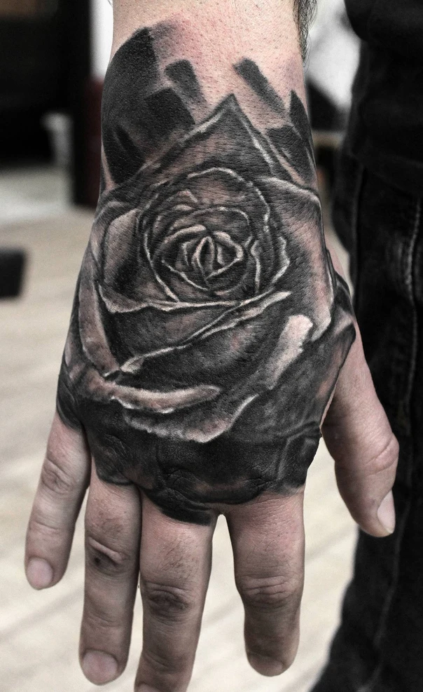 Блэкворк Rose tattoo на Тыльная сторона кисти