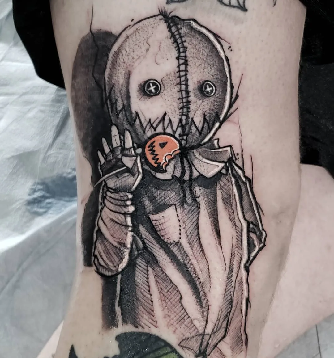 Artista de tatuagem Mike Riina, estilo de esboço livre de tatuagem de esboço negro | EUA