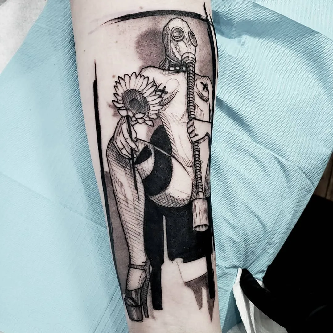 Artista de tatuagem Mike Riina, estilo de esboço livre de tatuagem de esboço negro | EUA