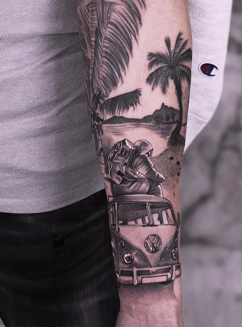 Tatuador Evan Summers
