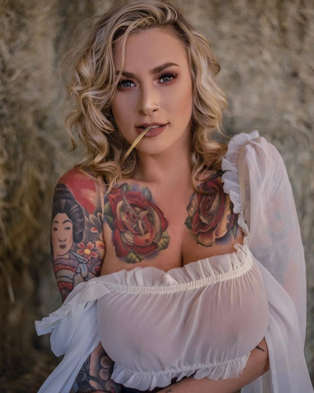 Тату модель Ashley Nicole Shelton, альтернативная фото модель, татуированная девушка | США