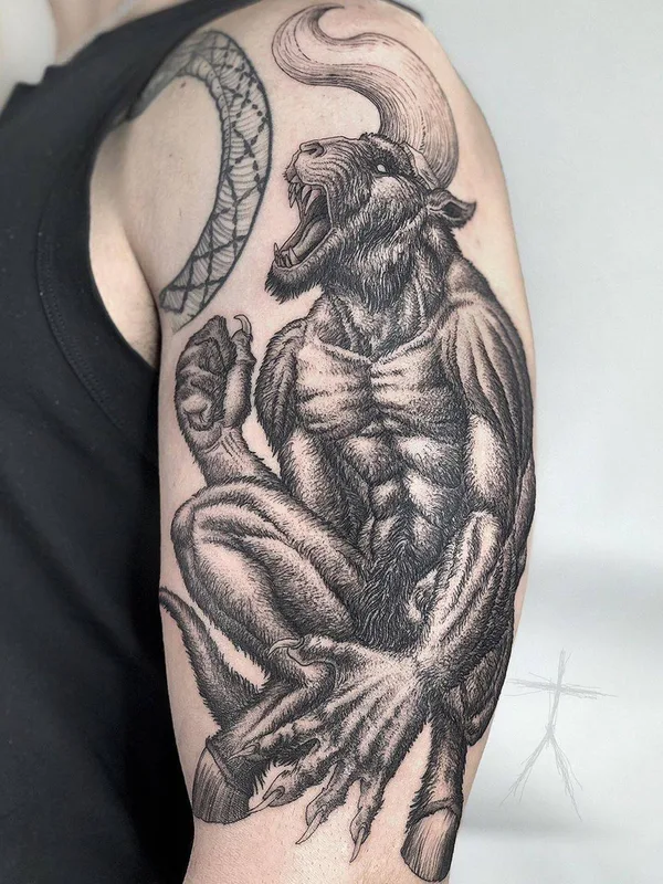 black and grey blackwork Tatuaggio su upper arm #34247 | Tatuatore Christopher Jade