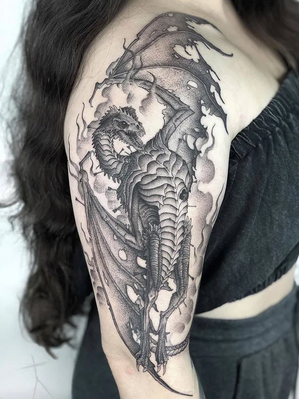 female black and grey black and grey Tatuaggio su upper arm #34246 | Tatuatore Christopher Jade