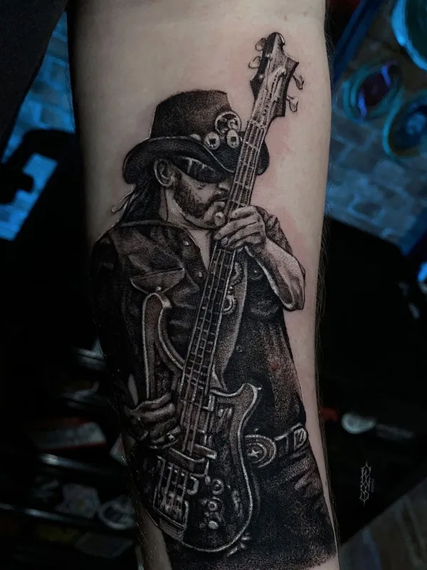 black and grey realism Tatuaggio su forearm #38491 | Tatuatore Евгений Сердюк
