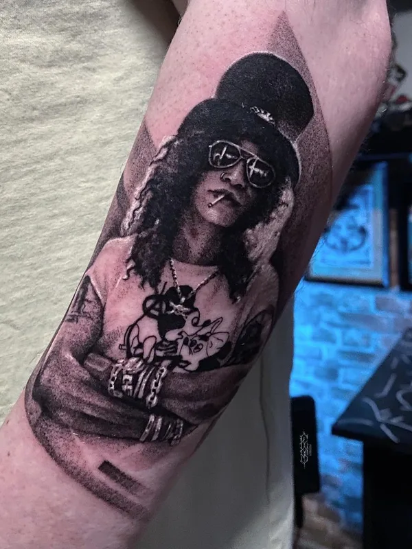 black and grey realism Tatuaggio su forearm #38487 | Tatuatore Евгений Сердюк
