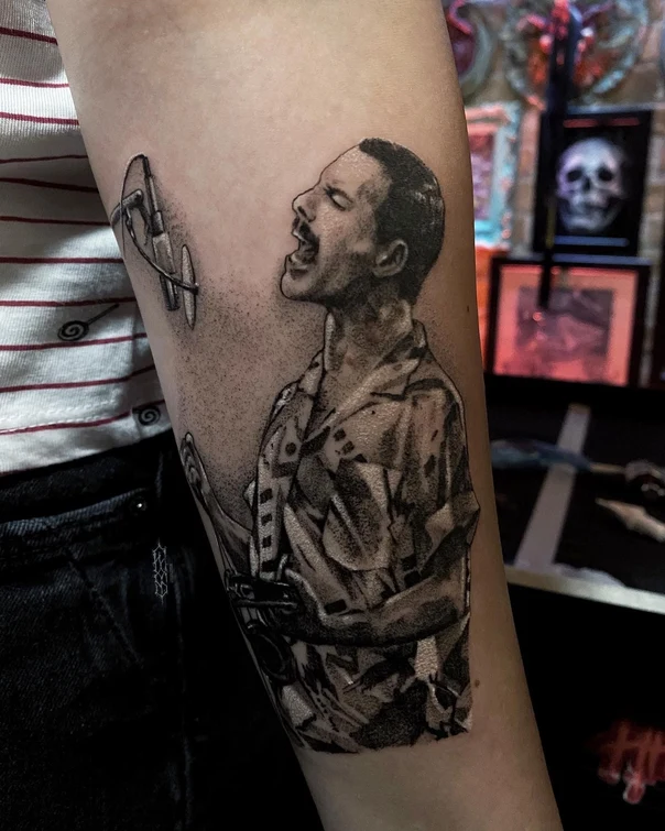 Реализм Portrait, Microphone tattoo на Предплечье
