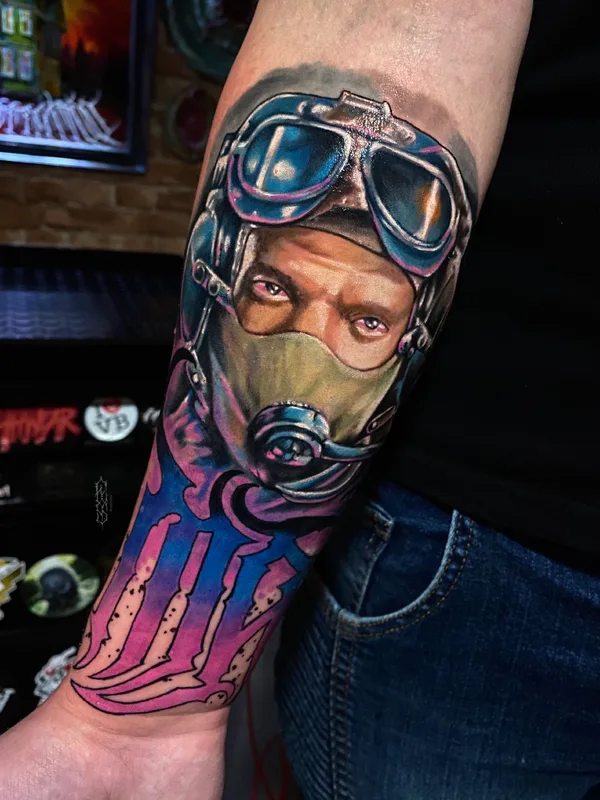 color realism Tatuaggio su forearm #38493 | Tatuatore Евгений Сердюк