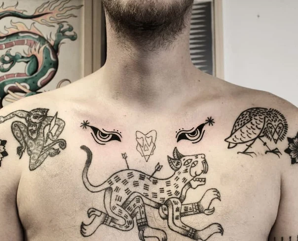 Blackwork Animal, Eye tattoo on Chest