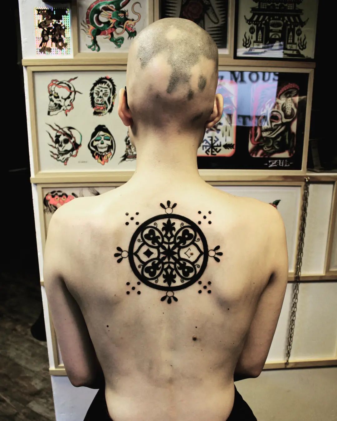 Татуировки которое обладают магические свойства. Символ на лбу