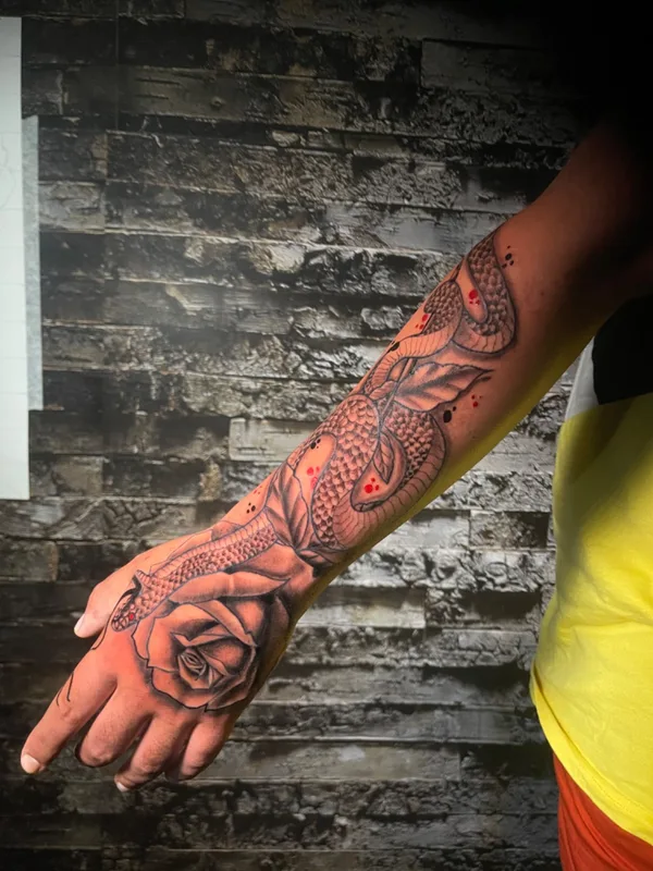 black and grey black and grey татуировка на forearm #46580 | Тату мастер David Hidalgo Hernández