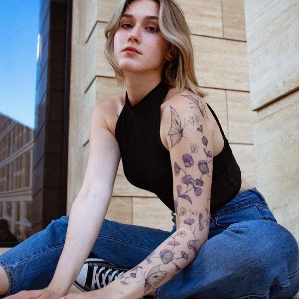 Feminine tattoo by Анастасия Патласова in Moscow