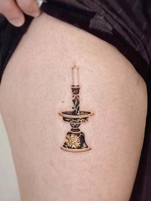color ornamental tatuaje en thigh #47246 | Tatuador Yi Ching