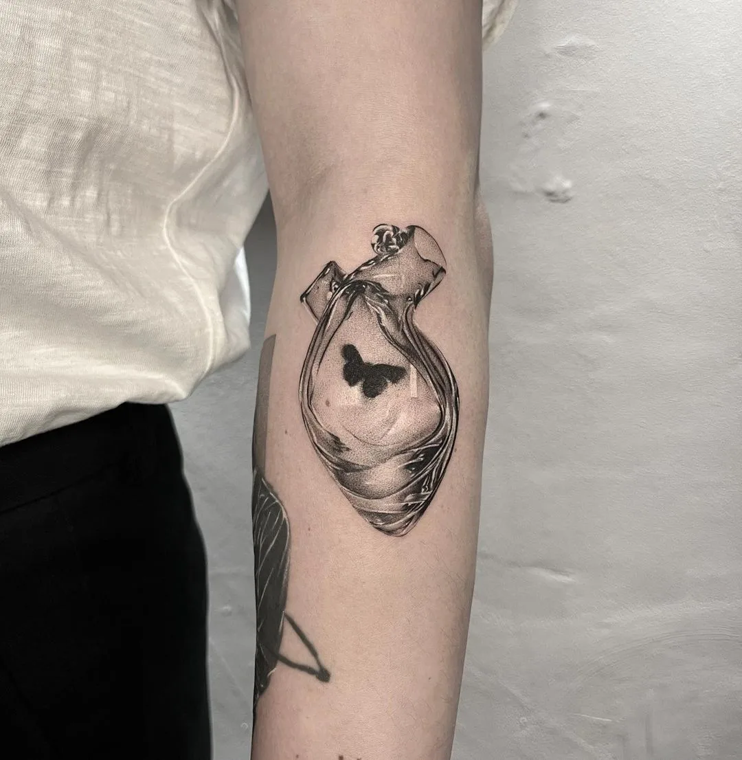 Tatuaggio miniaturizzato nero cuore di Rei, Cina