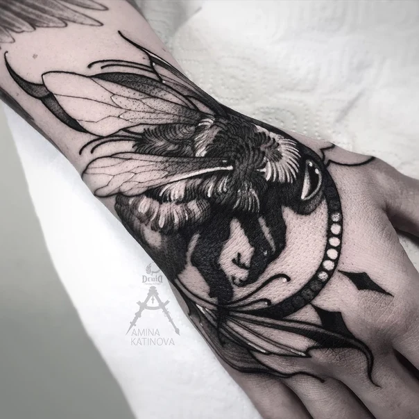 Blackwork Bee, Ornamental tattoo on Back of Hand