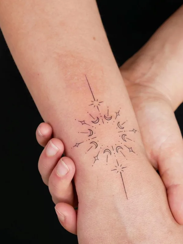 female black linework 타투 부위 wrist #47358 | 타투이스트 Nameless