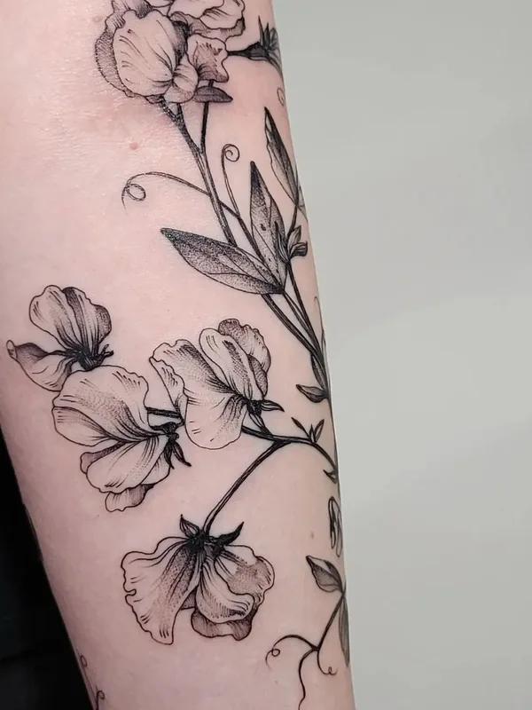 black and grey fineline Tatuaggio su forearm #47408 | Tatuatore Aija May