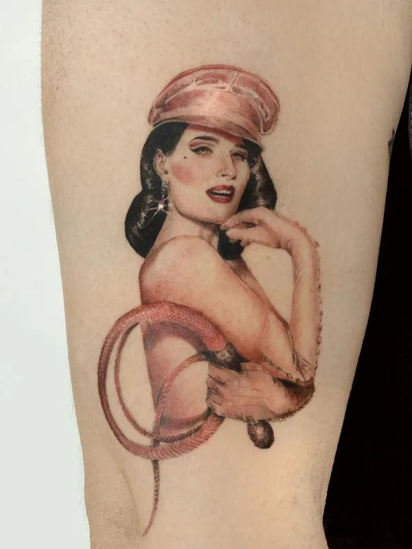 female color realism 纹身 在 thigh #47571 | 纹身师 Simge Güleryüz