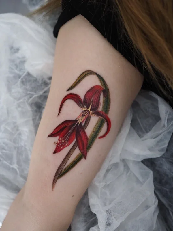 female color botanic 纹身 在 forearm #47596 | 纹身师 Kemal Özceylan