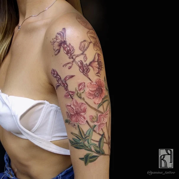 Ботаническая Flowers, Leaves tattoo на Полный рукав