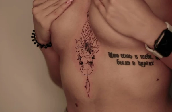 Файнлайн Flower, Geometric tattoo на Грудина